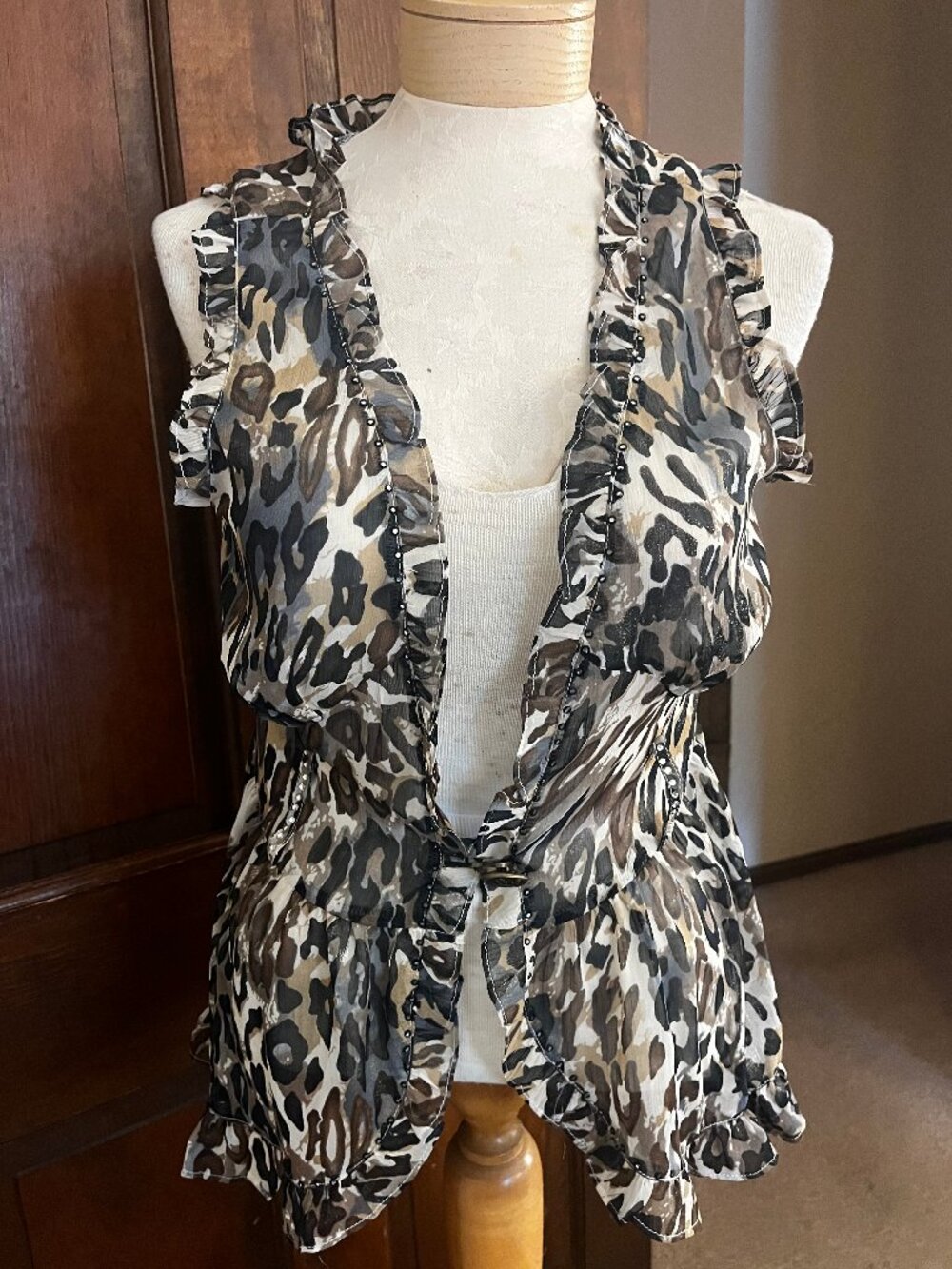 NWT Nicola Berti Animal Print Ruffle Vest Size M